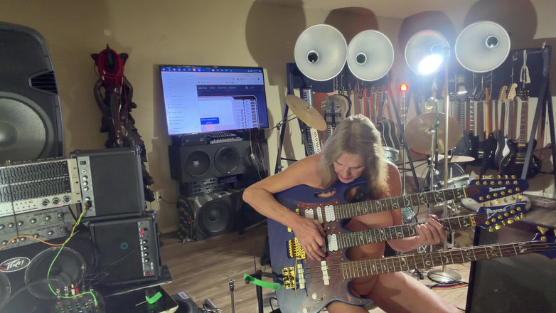 Lizzy Yum vintage and behind the scenes interviews: Lizzy Yum复古和幕后采访独家采访#7