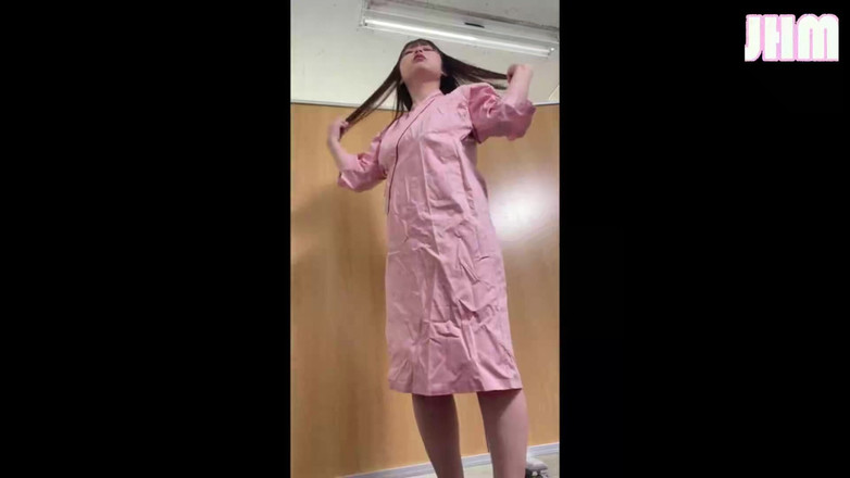 Japanese Hentai Matings: Dix femmes jouent à un examen mammaire, transforment leurs examens de...