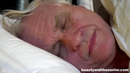 ऐलिस मार्शल और डेनियल, अश्लील बूढ़ा और युवा चुदाई जोड़ा