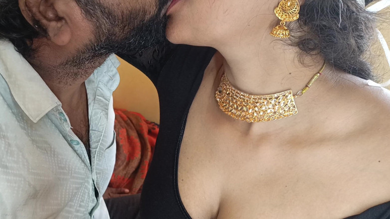 Pushpa porn: Quente e fofa, profundo beijo labial