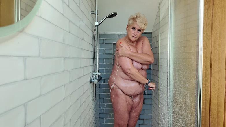 Uk Joolz: More Shower Time Fun