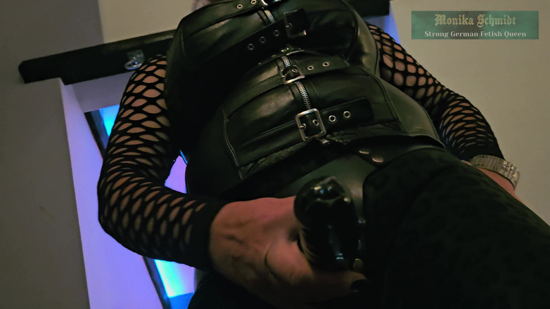 Strict Senz: Monika schmidt崇拜我的鸡巴口交 第一人称视角