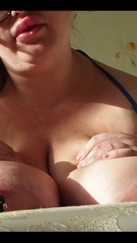 Climb on a Giantess!