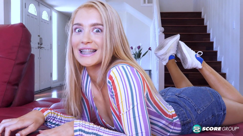 18eighteen: Spangengesichts-teen anastasia knight behandelt einen massiven schwanz