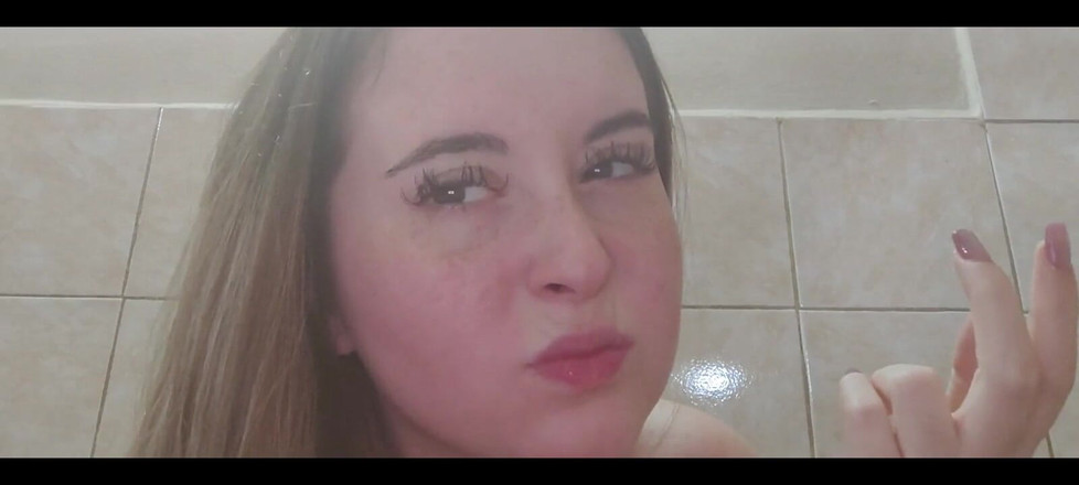 RavenHearth666VIP: Нюхає мою смердючу дупу