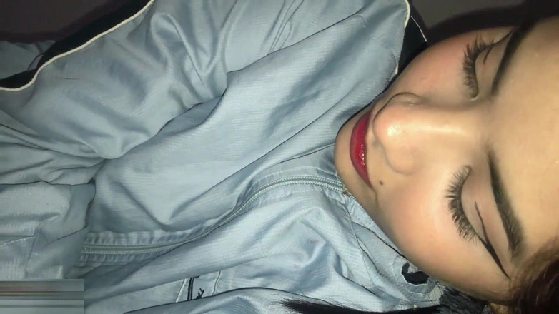 MAFELAGO: Azgın üvey kız kardeşim bana kız arkadaşımı nasıl sikeceğime öğretiyor İspanyol pornosu