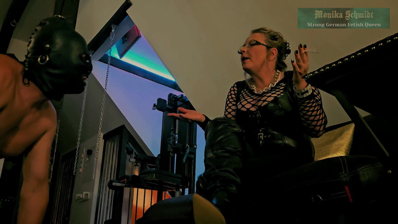 Strict Senz: Monika Schmidt的烟灰缸羞辱