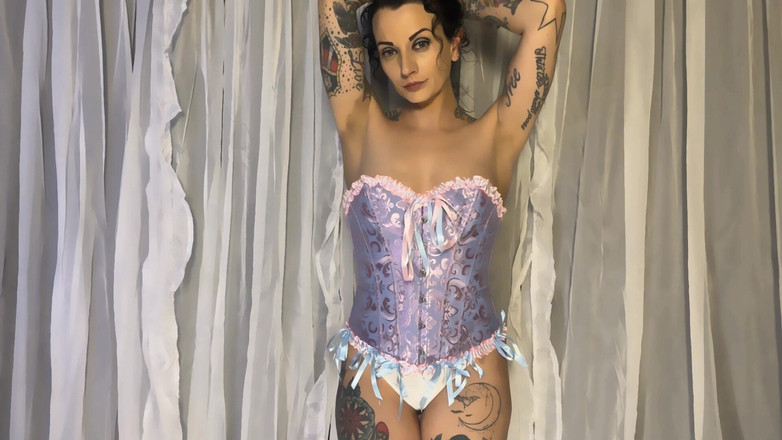 Miss Morticia: 平衡恋物癖