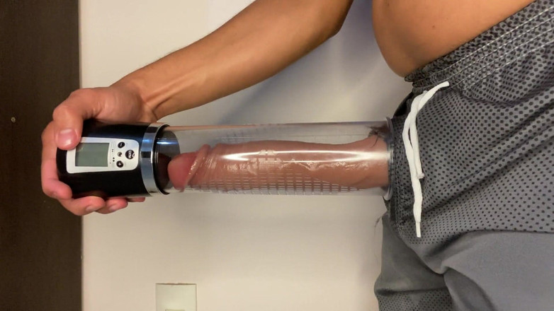 Greedy truck: हॉट संपन्न आदमी अपने लंड के अधिकतम आकार तक पहुंच गया है जो अब उसके लंड के पंप में फिट नहीं है