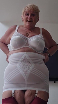 Corselette e Totalmente Feita Cherry Red, meias com costura