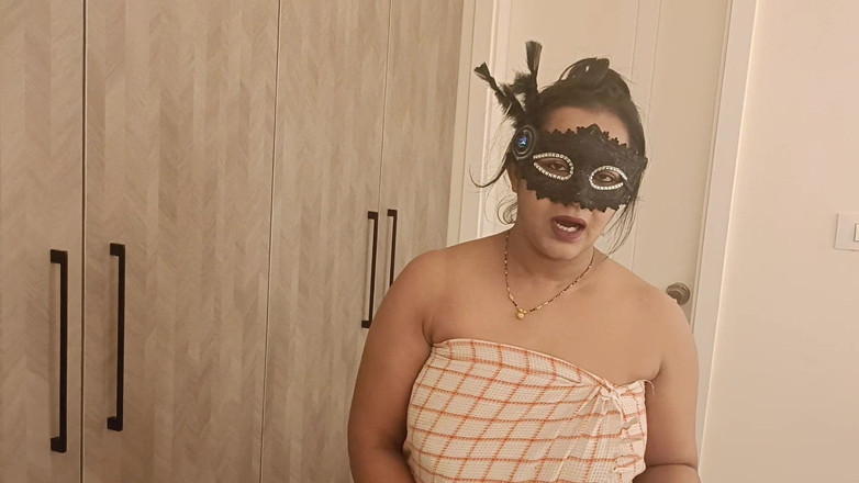 Spandana_Sweety: Lady hostel warden follada con su estudiante