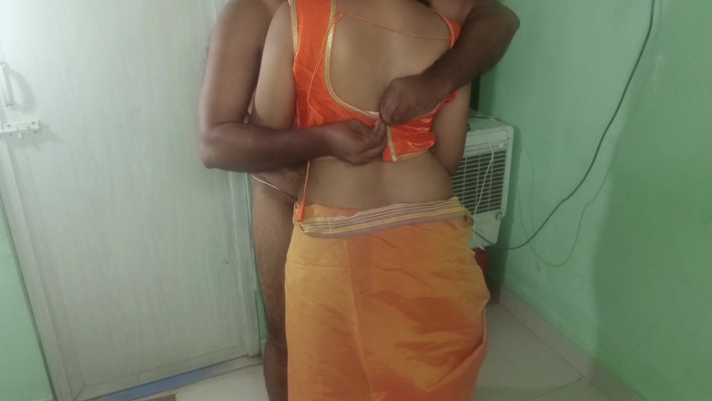 Wonder: Vdané glamour ženy Orange Saree romantika ve stoje
