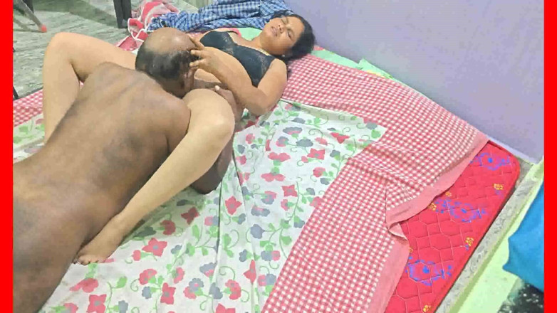Sexy sindu: 남친이 핫한 보지를 먹는 동안 신음하는 Sindu Bhabhi