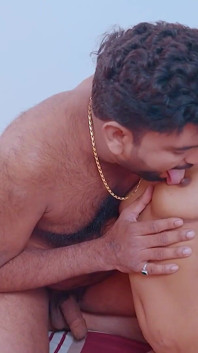 Sex lustig bhabhi behöver sexuell kul från sin devar i nattetid