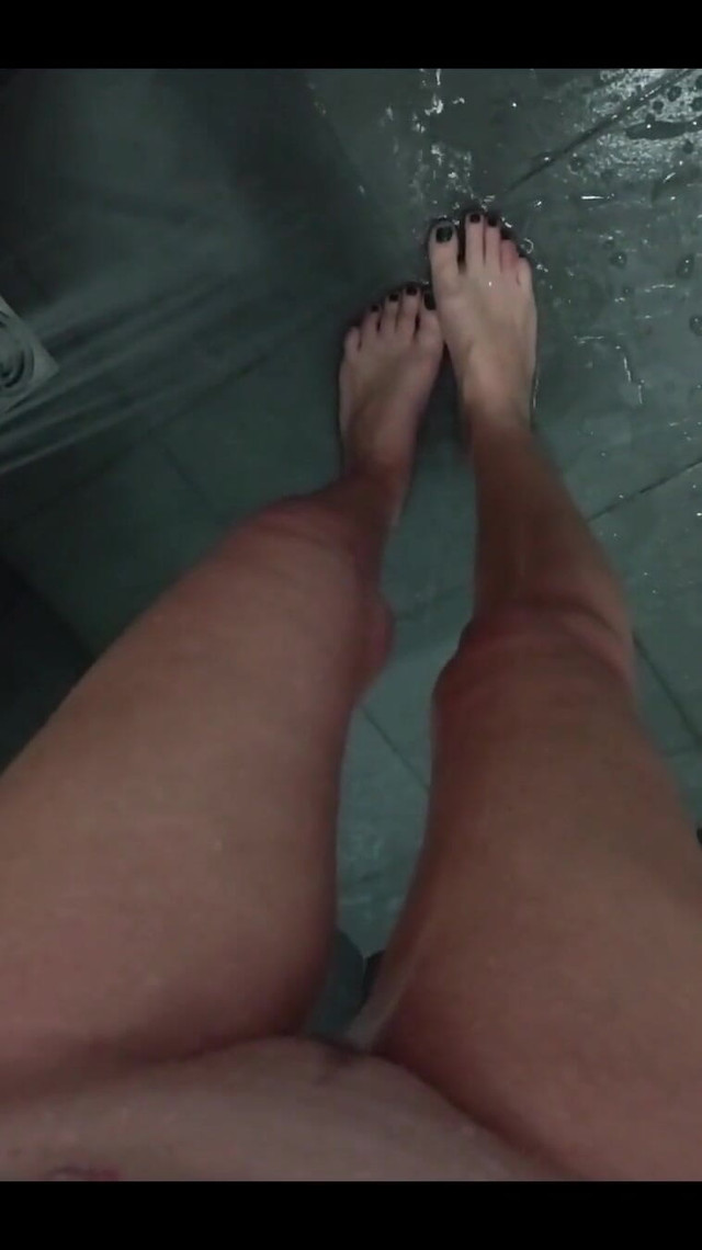Join Mami in the shower (Froilein P)