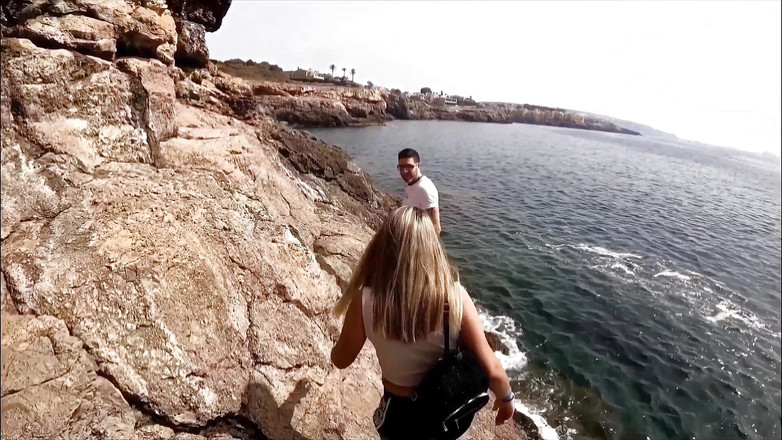 Mancheguitos: Chůze Jsme našli slavného herce jsme měli trojku na pláži,...