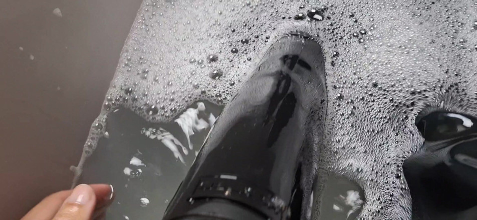 Dreamofevolution: Violetter är blåa, rosor är röda och jägare stövlar är svarta