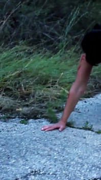 Otrok Tih venku baví cizince