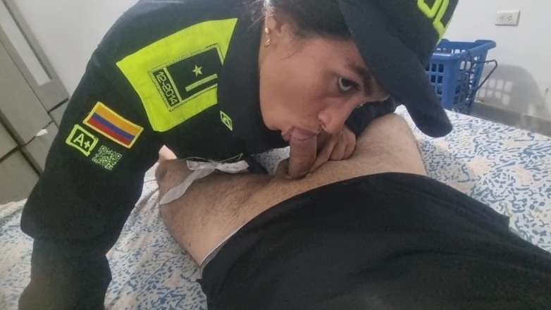 Rubis: Ein schneller blowjob vor der arbeit