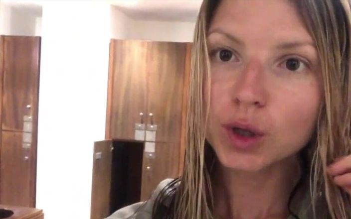 Gina Gerson: 阴户剃毛独奏