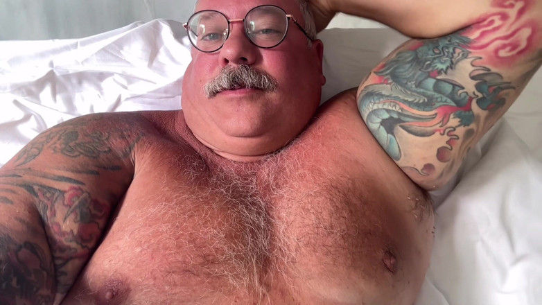 Hand-Free-Daddy-Chub: Pancia Gigante E Tette Da Uomo Con Un Splendido Cetriolo...