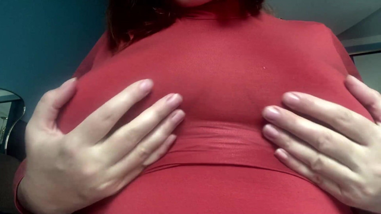 Mary Di: Tétons gonflés. Seins énormes d'aréoles, gros seins gros tétons. Tétons en érection,...