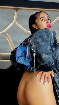 Pertunjukan seksi dengan Jacket bertuah saya untuk berkongkek dengan awak
