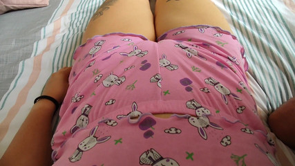 Porntner: 天哪，她的骆驼趾真是太棒了！