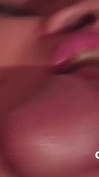 Heterosexuální chlap rád, když ho někdo kouří