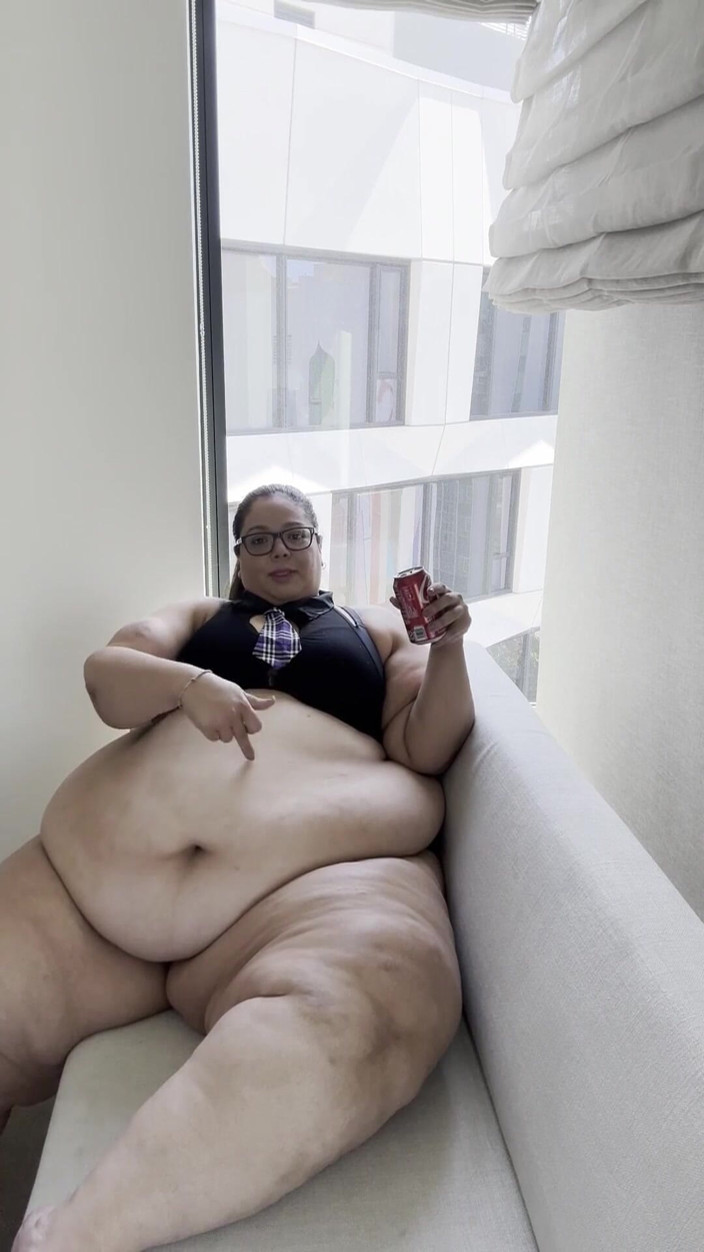 Plump Paradise: Pulchny raj: burp i czat