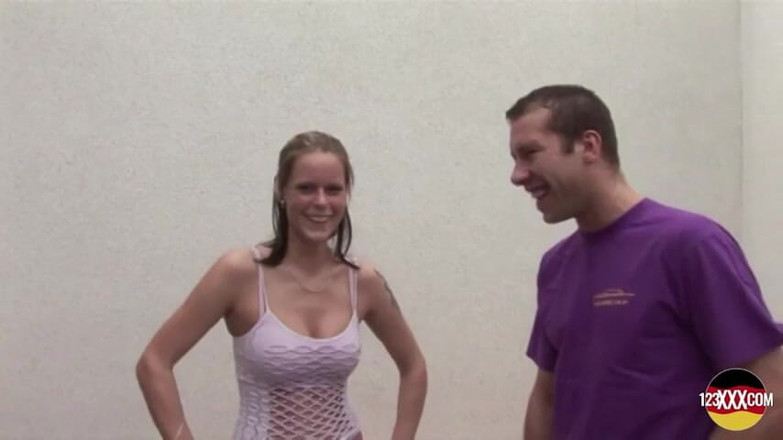 123XXX - 100% Amateurs: Whe Ona jezdí na ptákovi, rozbije to ve dva