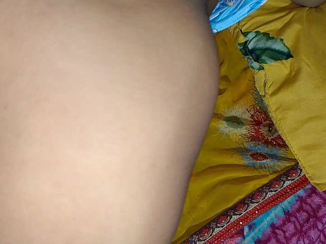 First Time Indian Bhabhi Ki Bahan Ko Choda (Priya Sena)