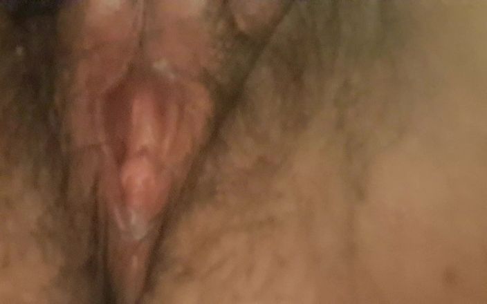 Mommy big hairy pussy: Hairy Vagina of Mature MILF Close up