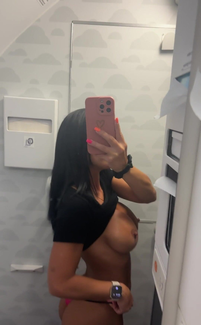 Miss Lexa: 我等不及要开始为U家伙拍摄疯狂的新内容