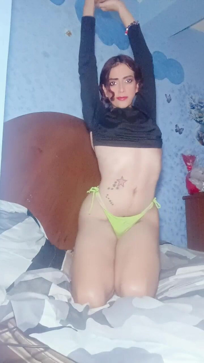 Femboy from Colombia: हम यहां आपकी सेवा करने के लिए हैं