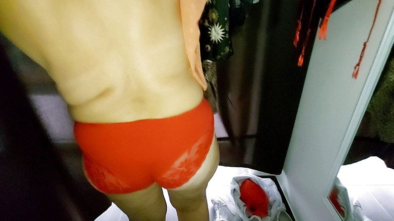 Sexi Ledy: 性感的女士在试衣间试穿内衣