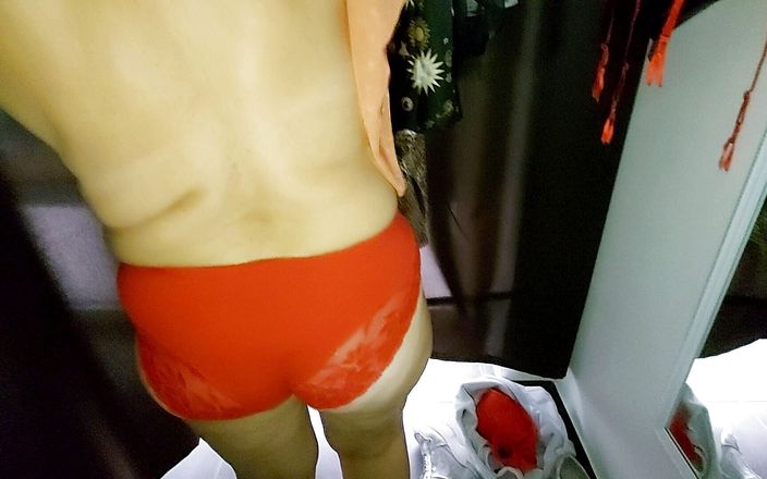 Sexi Ledy: सेक्सी महिला फिटिंग रूम में अधोवस्त्र आजमा रही है