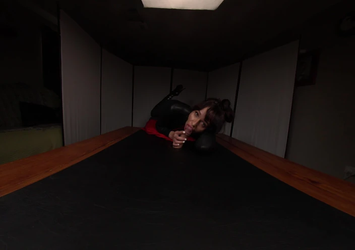 Darya jane VR: Pomalé kouření - kouření v krabici