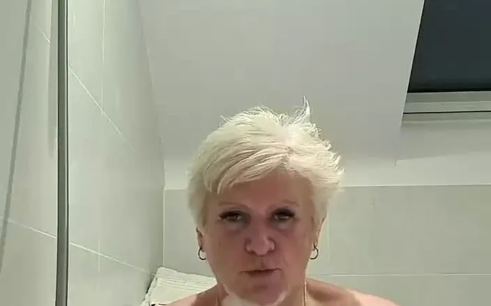 Uk Joolz: Bath time bubbles with Joolz.