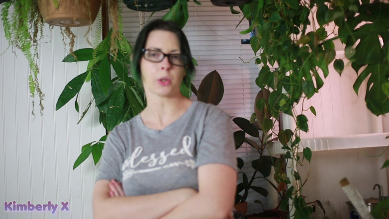 Kimberly X: Stepmom Gets Your Dick Pic