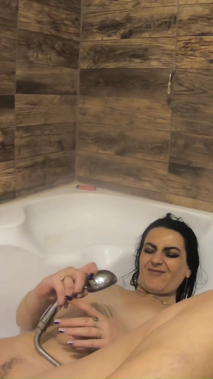 MilfyCalla: Kinky MILF Games with Mega Orgasm in Bathtub at Home
