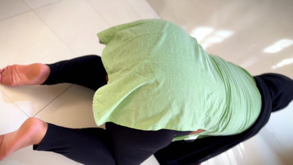 Aria Mia: Người giúp việc khách sạn Ai Cập dọn dẹp phòng...