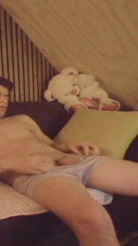 Přinutil mě s mými teniskami přes videohovor