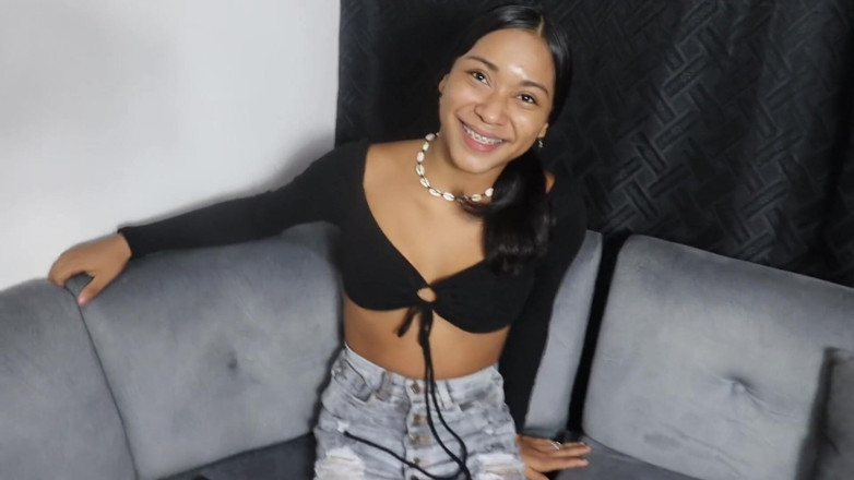 Jamesxd1010: Casting porno para morena latina colombiana de Medellín - joven morena...