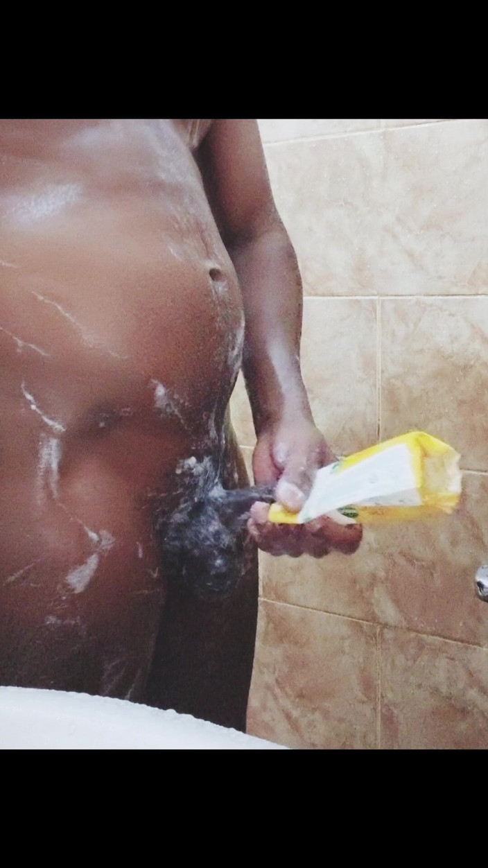 mehedi123Bow: Late Night Bathroom Fun