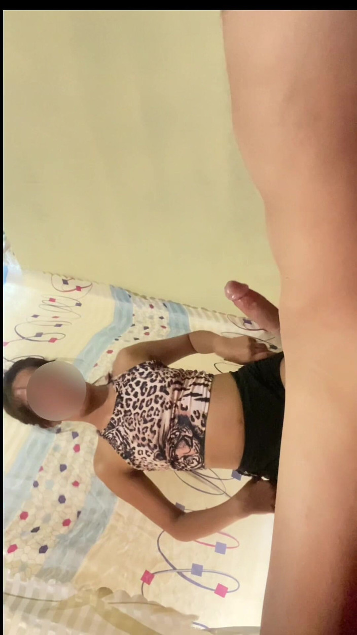 YammyPH: Ben onu sikerken Filipinli arkadaşım aniden zayıf kaldı