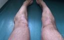 FTM Kinky cuntboy: Pernas peludas de masc, pés machos e buceta ftm