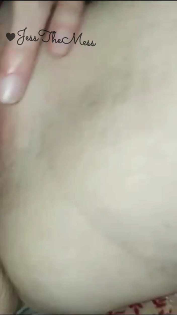 JezzThaMezz: Excitée et solitaire