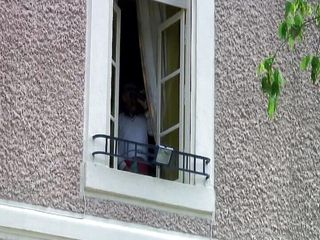Videos Francaises: フランス出身の超スリムな女性が2本の太いチンポにねじ込まれる