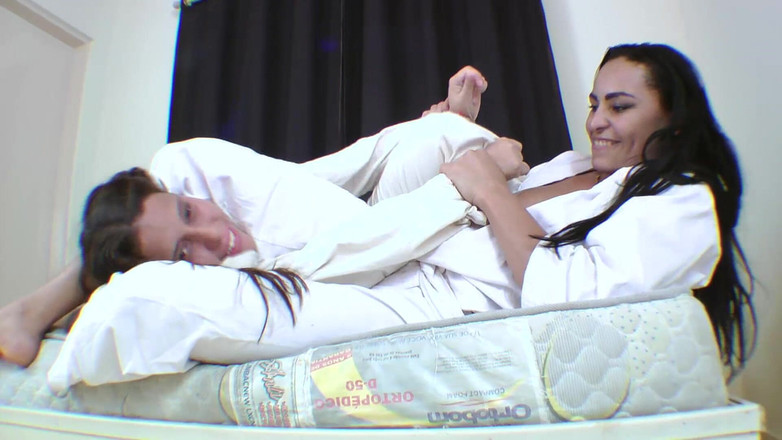 FetishKing: Judo fighting girls - ayo lawan aku dong!